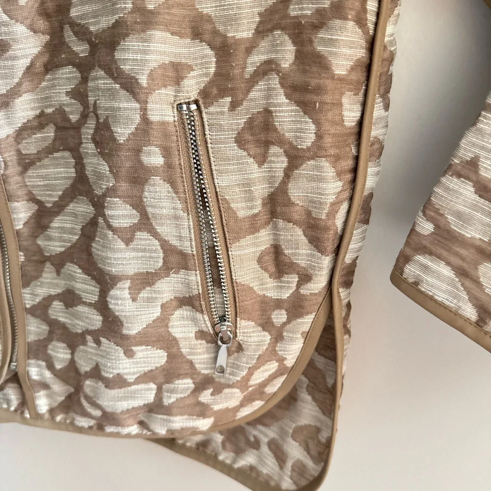 Lafayette 148 New York • Animal Print Jacquard Zip Front Jacket Large Neutral - Picture 5 of 10